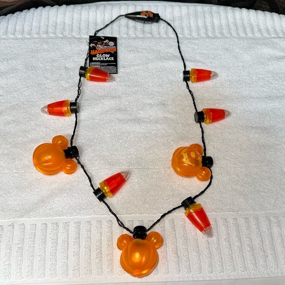 DISNEYPARKS EXCLUSIVE Mickey Mouse Halloween  Glow necklace - Picture 1 of 7
